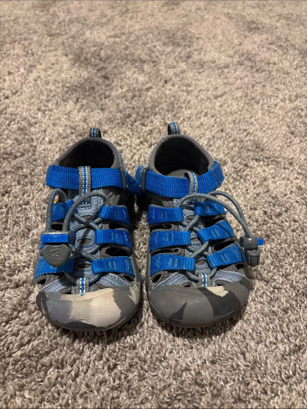 Little boys Keen shoes size 9